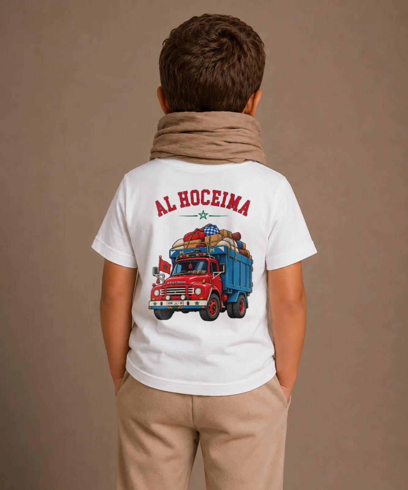 The Truck Home gepersonaliseerd Marokkaans kinder T-shirt met vintage vrachtwagen en eigen stad of dorp